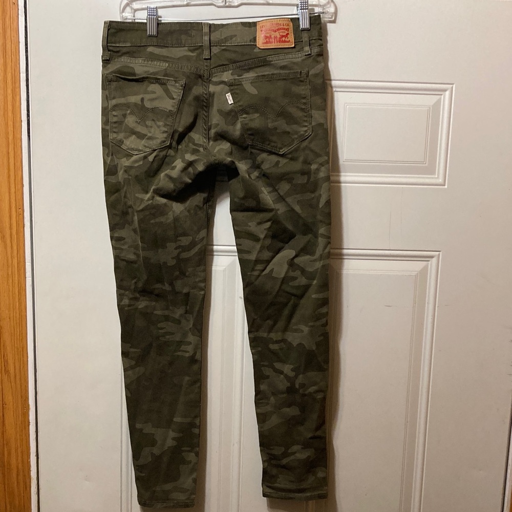 Levi's Olive Camo Pants 28